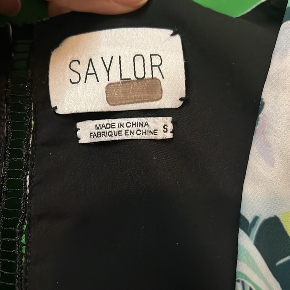 SAYLOR Marine Black and White/ Floral Puff Sleeve Blouse size Small - Picture 6 of 10